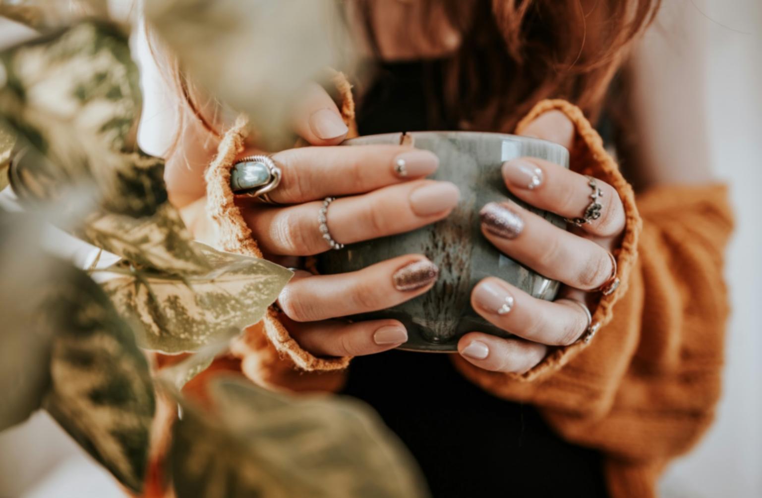 Espace de consultation où nous accueillons nos clientes pour discuter de leurs projets ongles acryliques